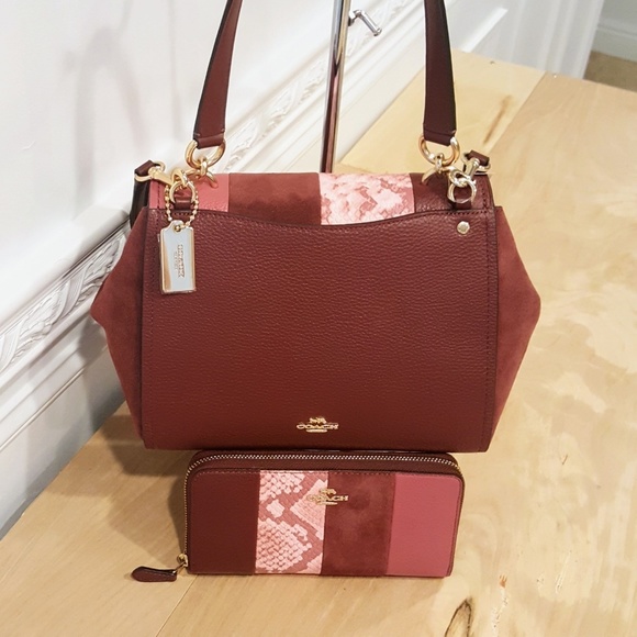 💕SOLD💕NWT Coach Carryall & Wallet - Picture 3 of 8